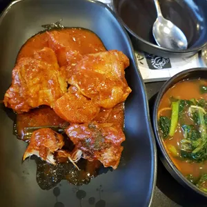 해변의 꽃게 사진
