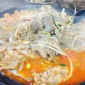 솥뚜껑 감자탕 사진