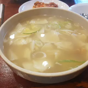 본가손칼국수 사진