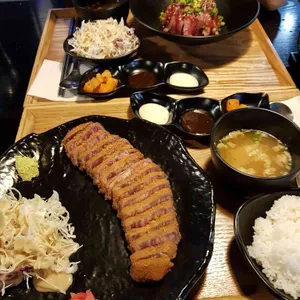 카츠미 사진