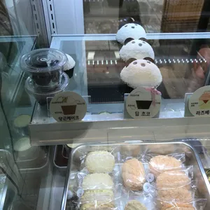 오디너리벗 써니컵케이크 리뷰 사진