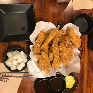 교촌치킨 사진
