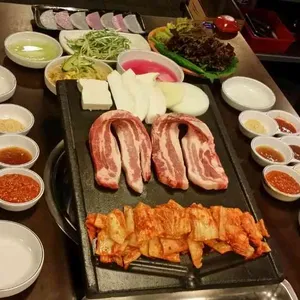 고인돌 김치떡삼겹 사진