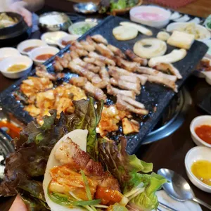 고인돌 김치떡삼겹 사진