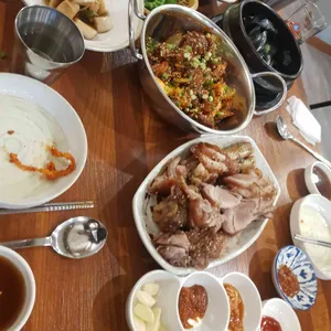 삼구족발 사진