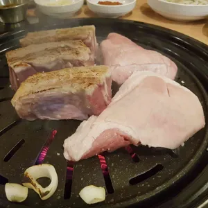 진짜돼지 사진
