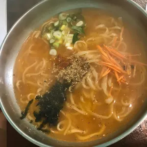 얼큰이칼국수 사진