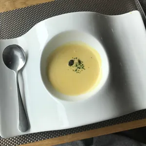 뻬뽈리 사진