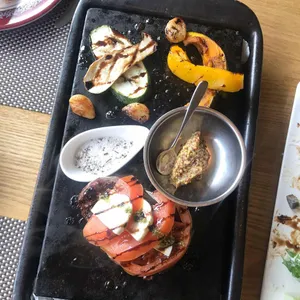 뻬뽈리 사진