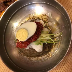 육쌈냉면 사진