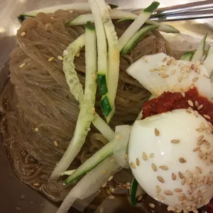 육쌈냉면 사진