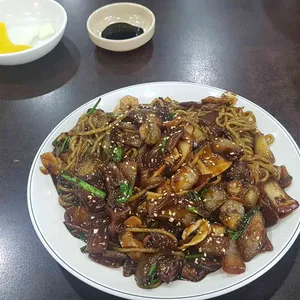 연래춘 사진