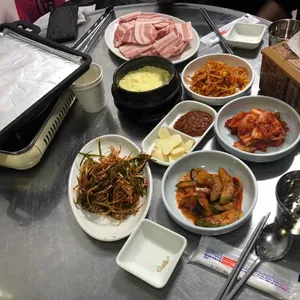 추운돼지 사진