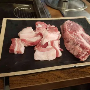 촌돼지 사진