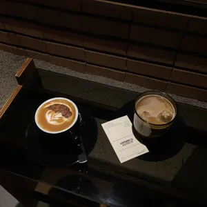 컨플릭트스토어 리뷰 사진