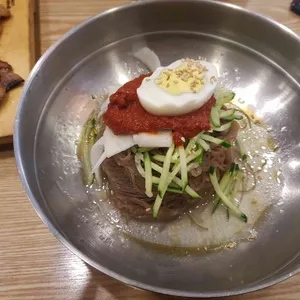 육쌈냉면 사진