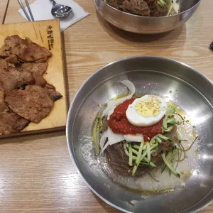 육쌈냉면 사진