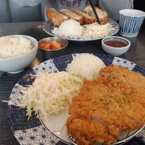 돈까스 담다 사진