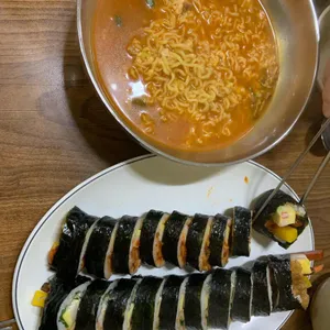 요한이네김밥 사진