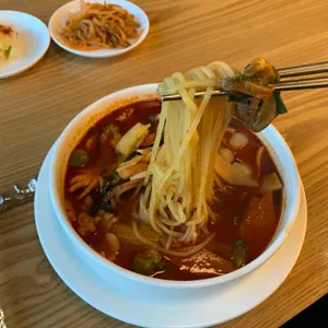 홍보석 사진