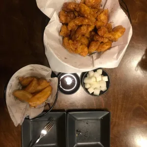 교촌치킨 사진