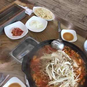 딸부자막국수 사진
