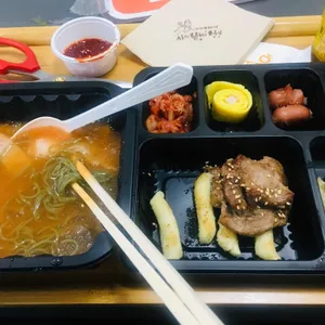 스트릿테이블 사진