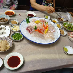 사량도횟집 사진