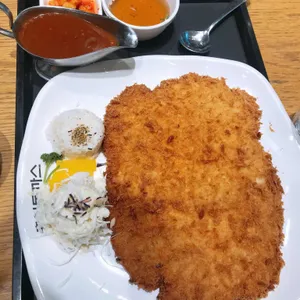 홍익돈까스 사진