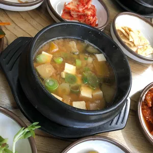 황토우렁이쌈밥 사진