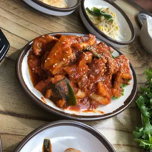 황토우렁이쌈밥 사진