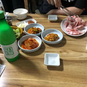 추운돼지 사진