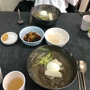 평양냉면 사진