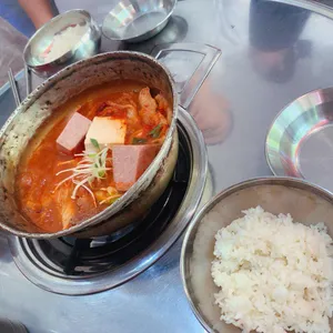 푼양이 김치찌개 사진