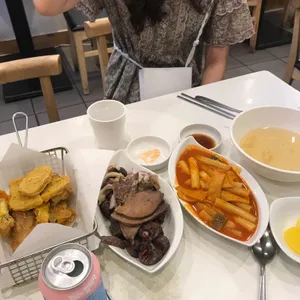 홍코너 사진