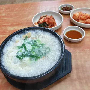 황태 뚝배기 칼국수 사진
