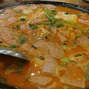 솥뚜껑의정부부대찌개 사진