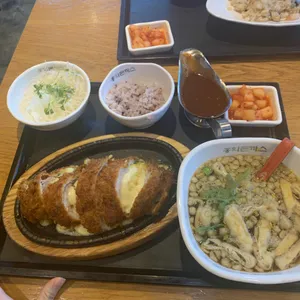 홍익돈까스 사진
