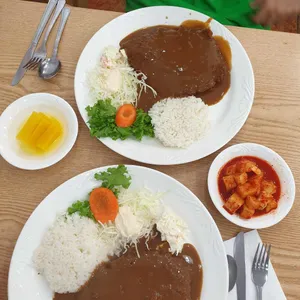 아줌마돈까스 사진