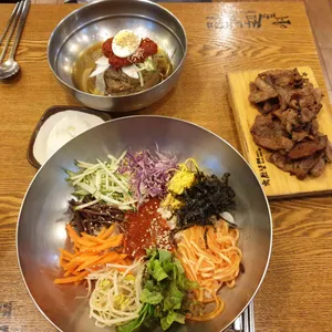 육쌈냉면 사진