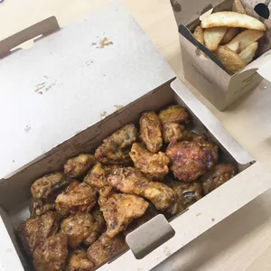 교촌치킨 사진