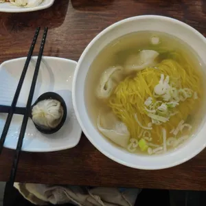 진티엔 사진