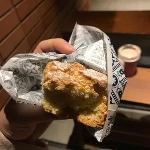 컨플릭트스토어 사진