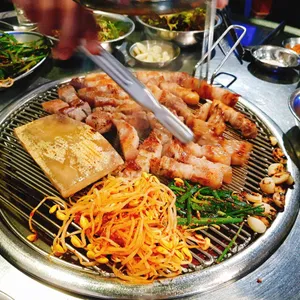 불타는 연탄집 사진