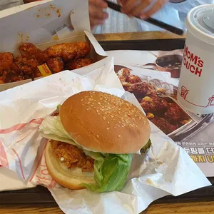 맘스터치 사진
