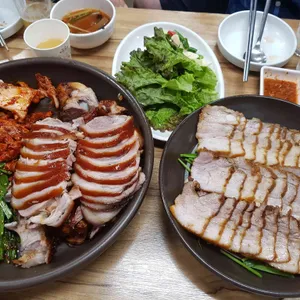 201410화정족발 사진