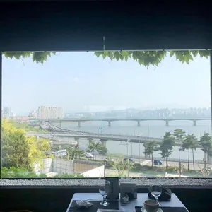 아이오유 리뷰 사진