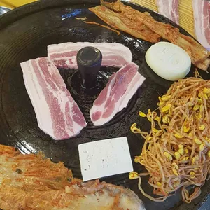 싹쓰리 솥뚜껑 김치삼겹살 대표 사진