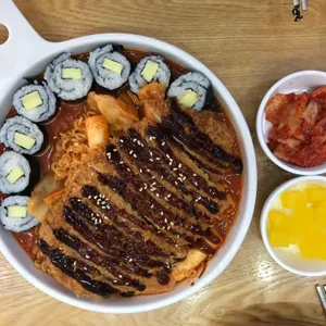 얌샘김밥 사진