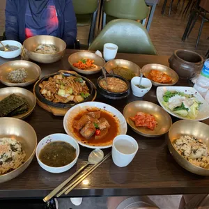 매화곤드레밥 사진